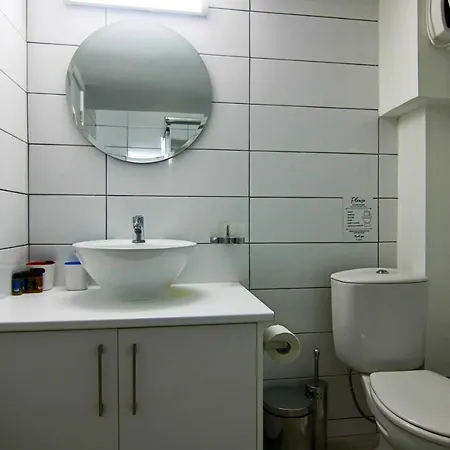 Phaedrus Living: View Fountain Court 113 아파트 아이아 나파